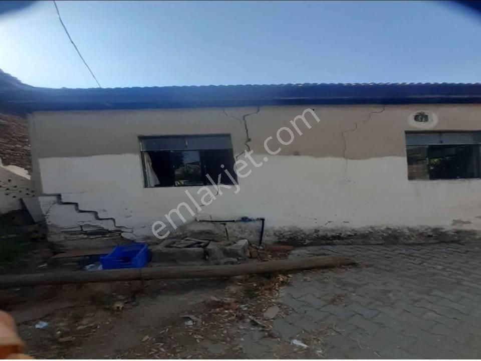 Muğla Milas Derince'de, Elektrik Su Aboneliği Olan Kargir Ev - Görsel 6