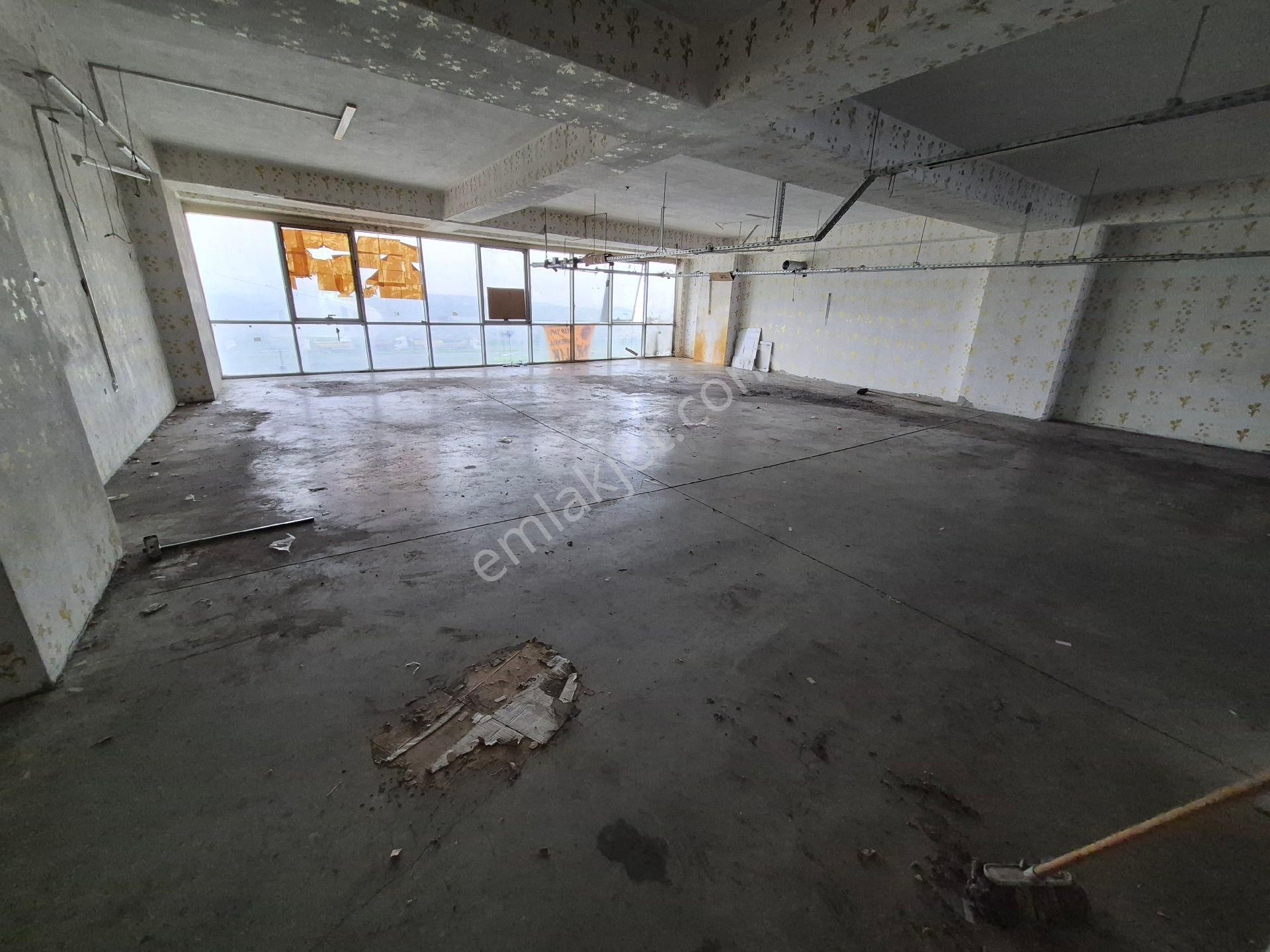 Sultangazi Bölgesinde Malkoçoğlu Tramvay Caddesinde 480m² - Görsel 7