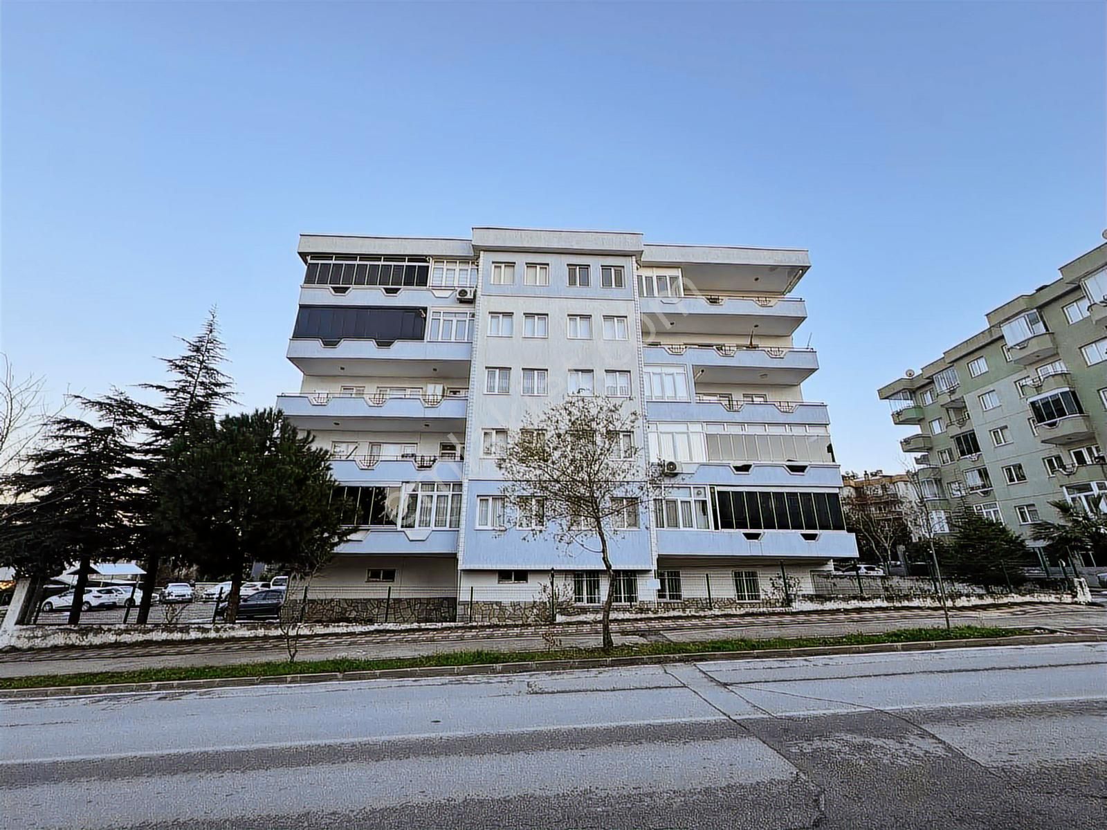 Aile Binasında 3+1 Kat Mülkiyetli 130 M2 Daire !!! - Görsel 18