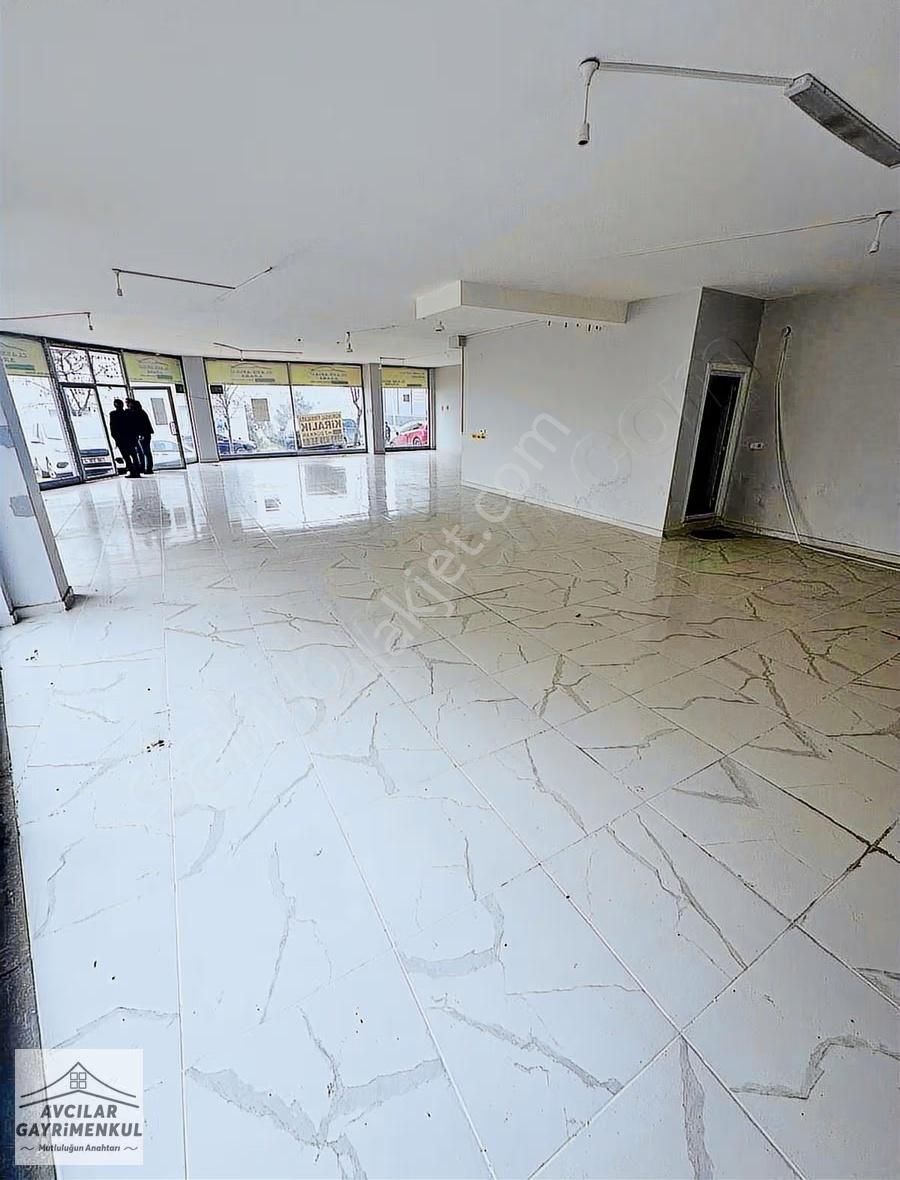Beylikdüzü Yakuplu Barbaros Caddesinde Köşe Başı Kiralık Dükkan - Görsel 3