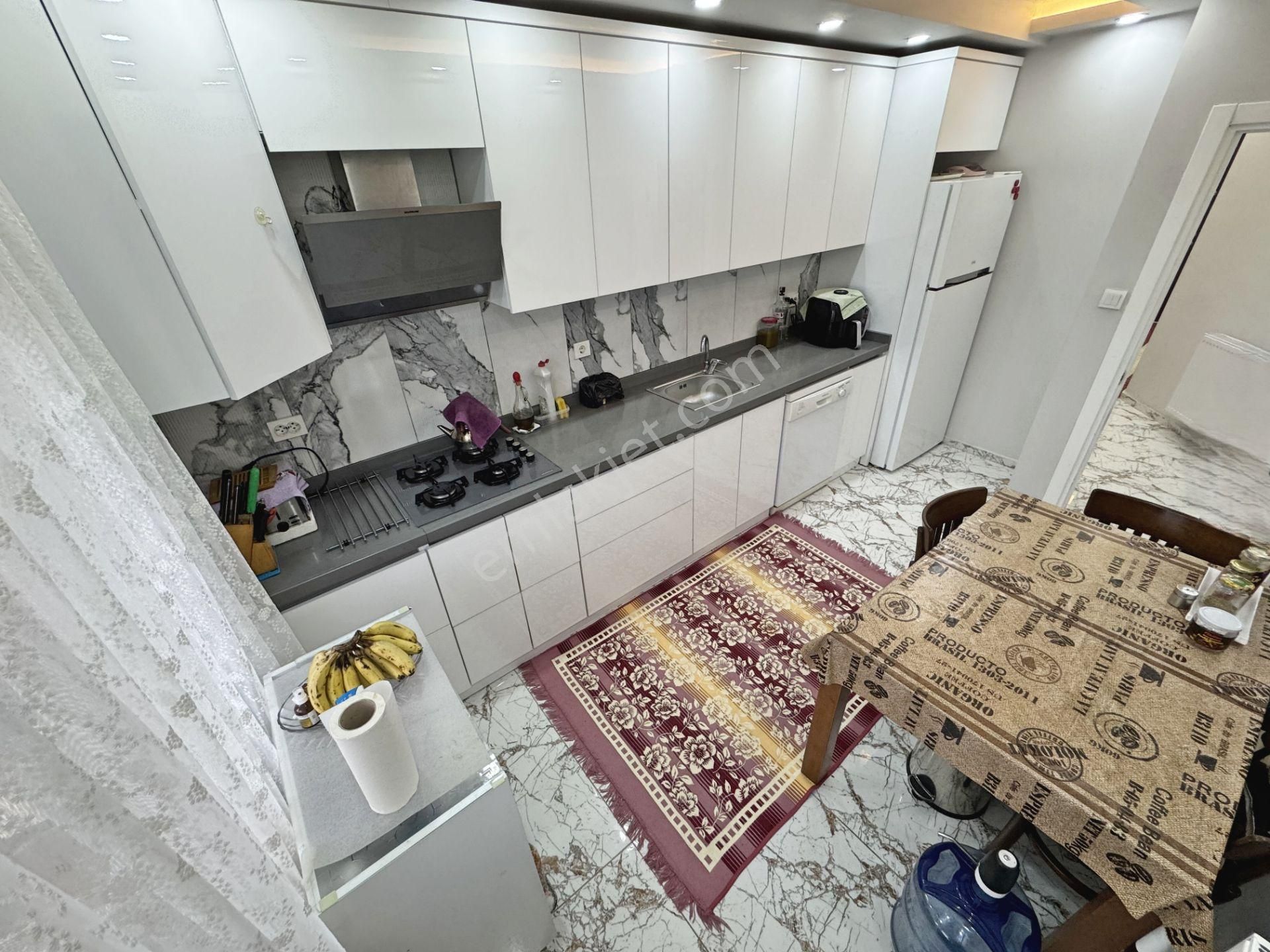 🔴 Güç Gayrimenkul'den Akçay'da Ara Kat Kombili Masrafsız Geniş 3+1 Daire