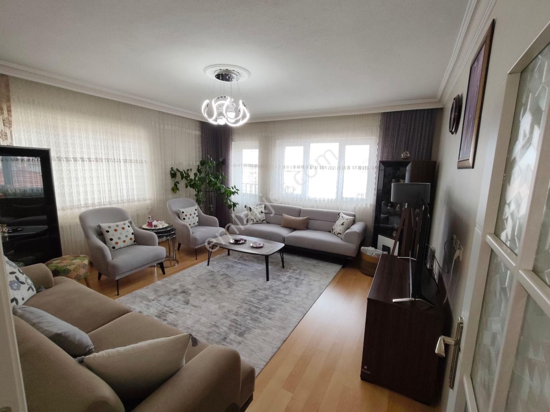 Yılmaz Gayrimenkul'den Pınarbaşı Mah 3+1 4. Katta 3299 Pazarlıklı Ultra Lüxyapılı 130m2 Daire - Görsel 5