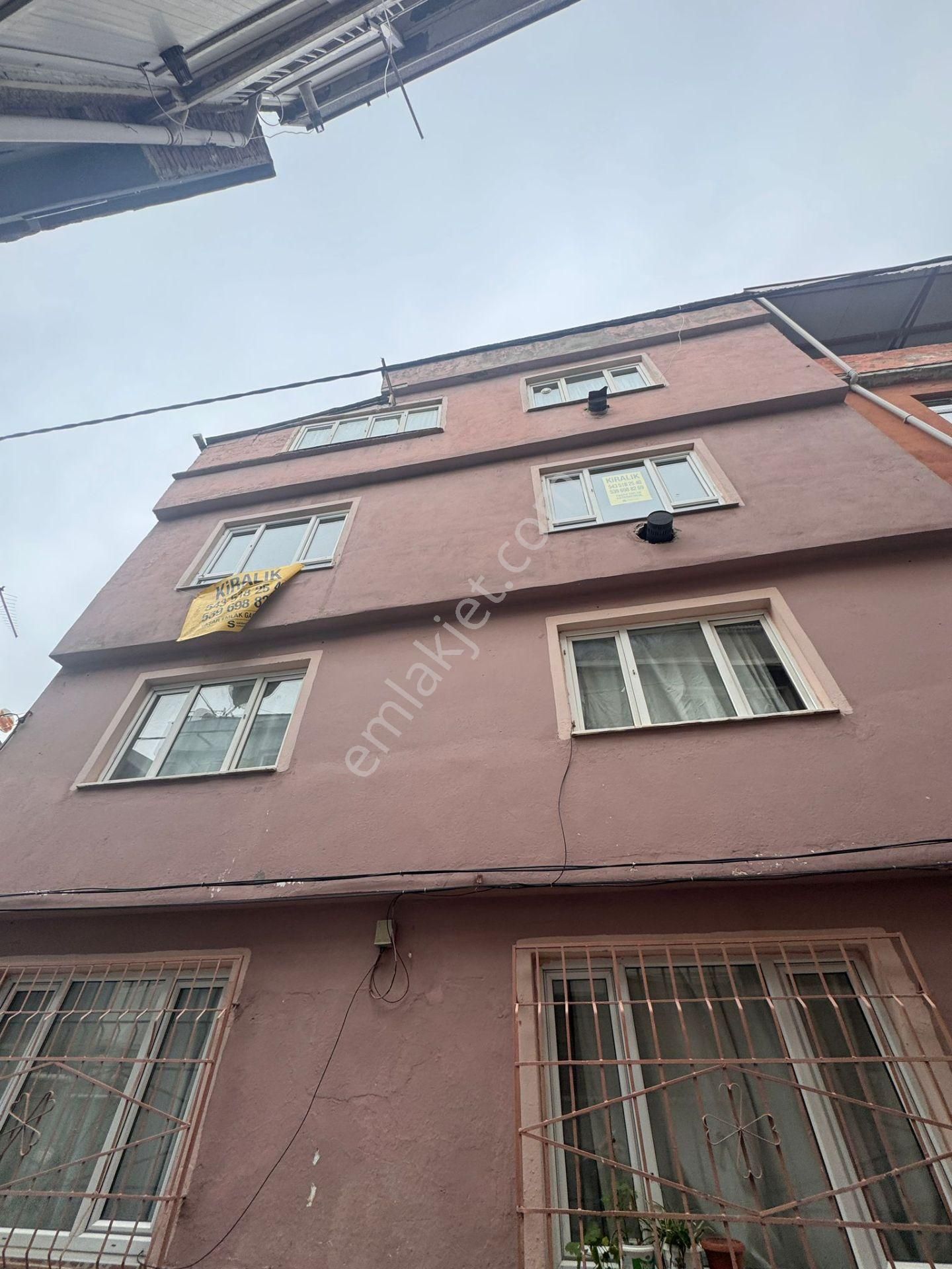 Namıkkemalin Değerli Noktasında Balkonlu Bakımlı Ve Ferah 3+1
