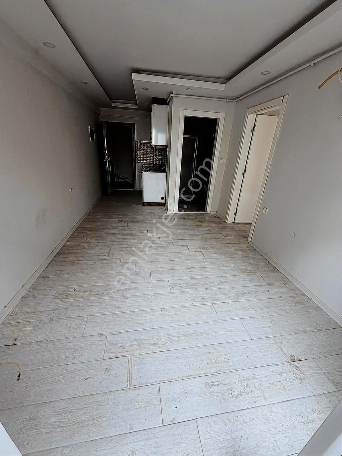 Üniversite Yakını Depozitosuz Eşyasız Ara Kat 1+1 Balkonlu Daire - Görsel 2