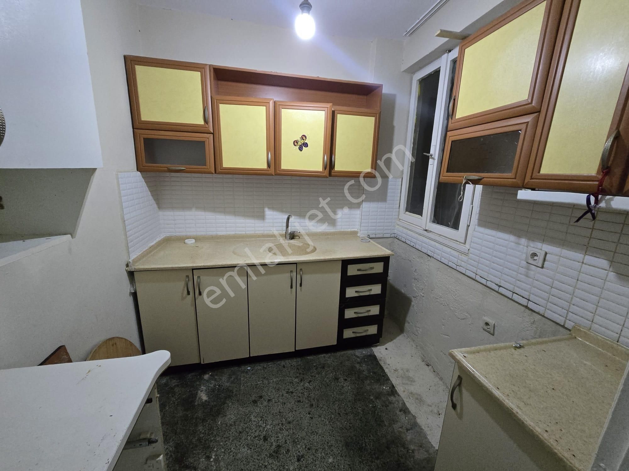 Balçovada Sakarya Caddesi Üzeri Satılık 2+1 Daire - Görsel 3