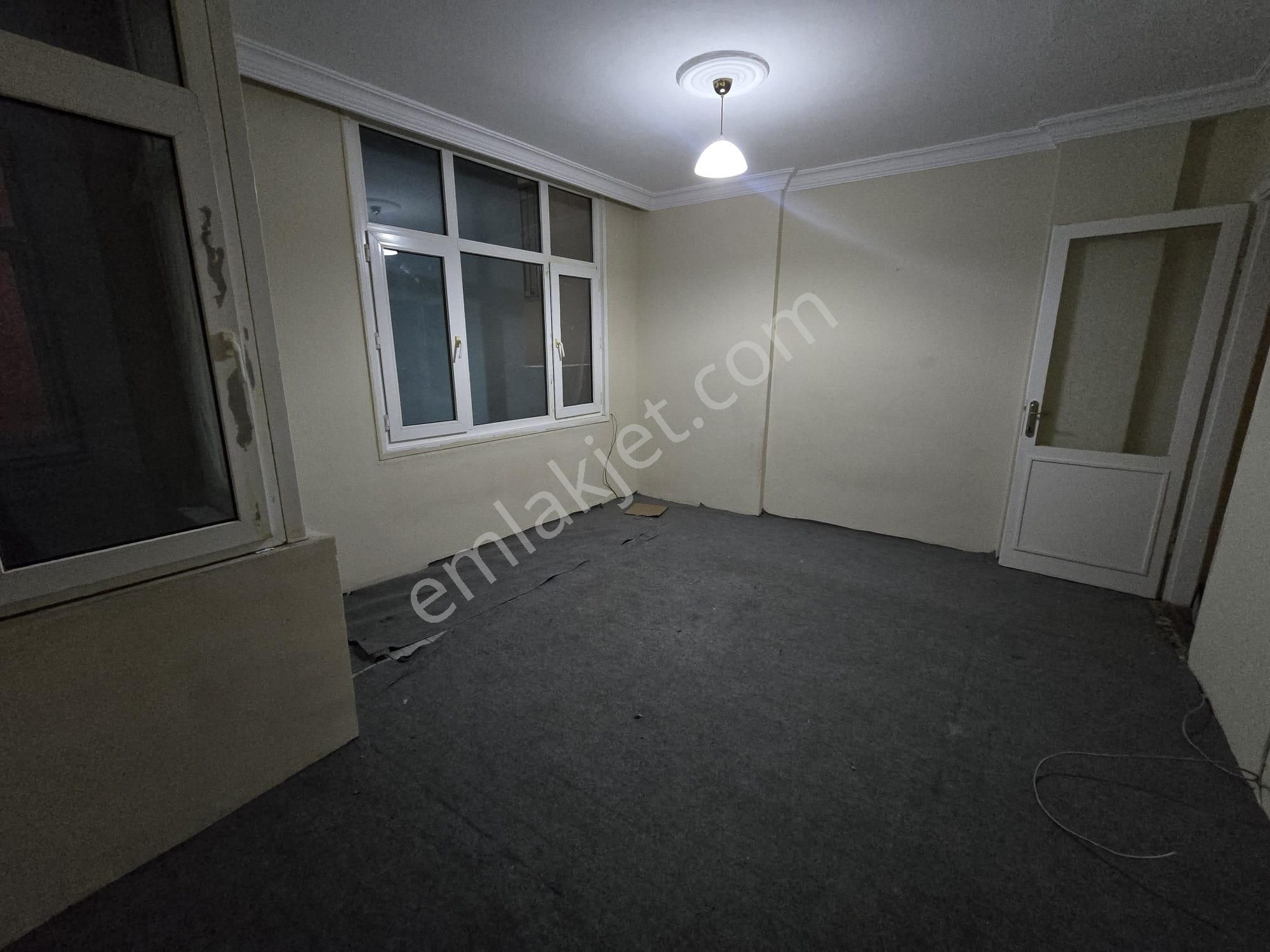 Balçovada Sakarya Caddesi Üzeri Satılık 2+1 Daire - Görsel 12