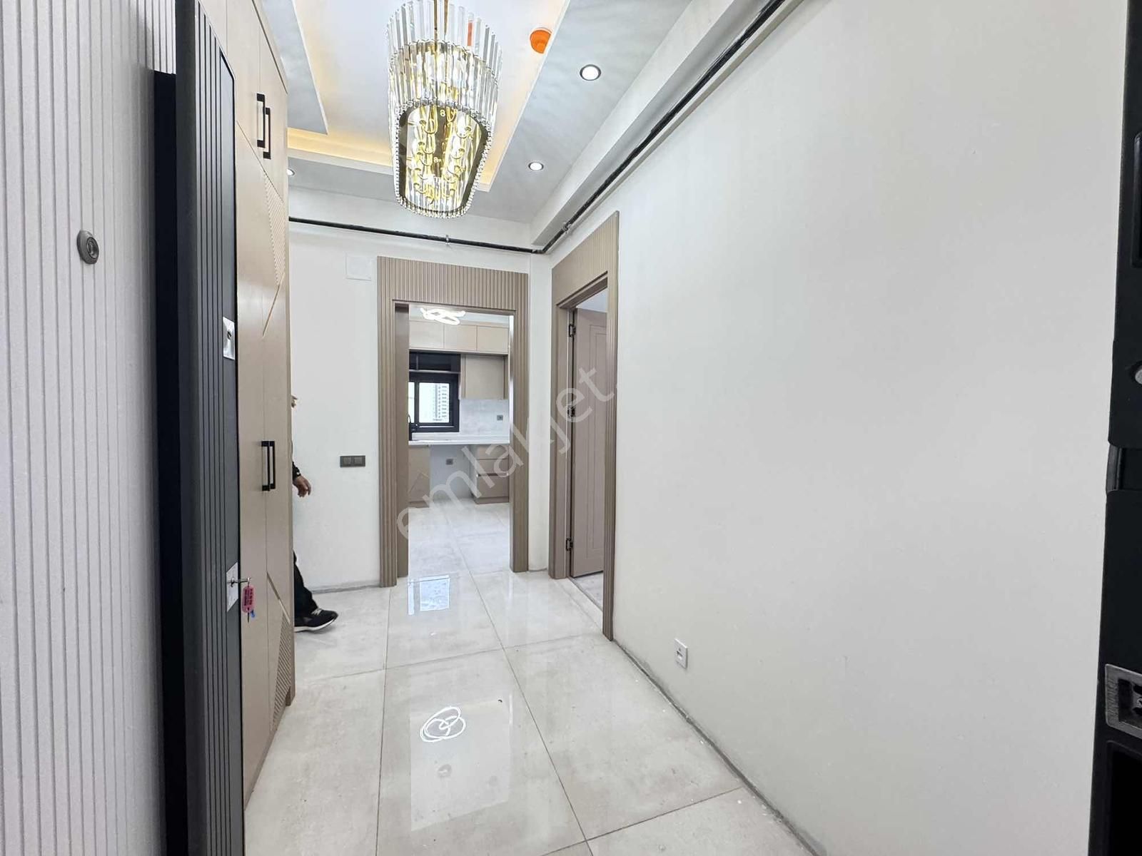 Metin Gayrimenkul'den Sıfır Bina 4+1 Site İçersinde Havuzlu