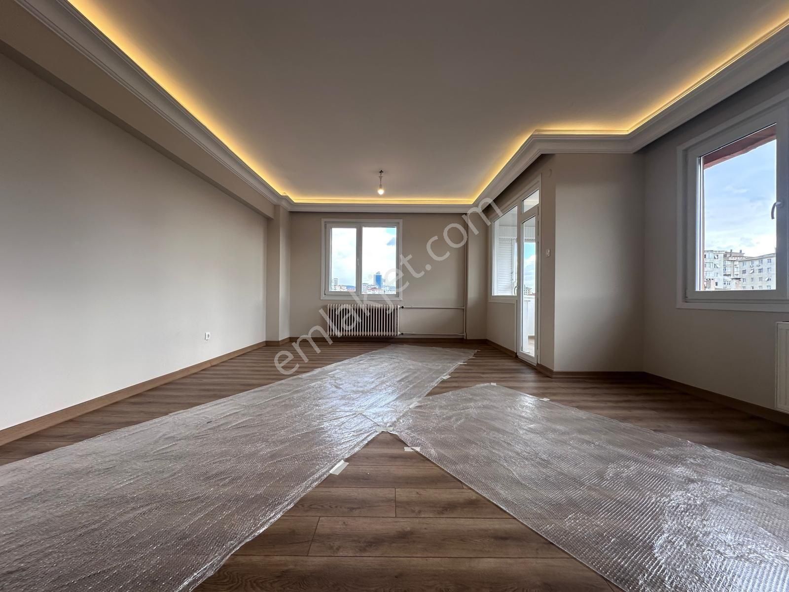 Met'den Bayar Cad. Koru Manzaralı 3+1 Çift Balkonlu Masrafsız - Görsel 5