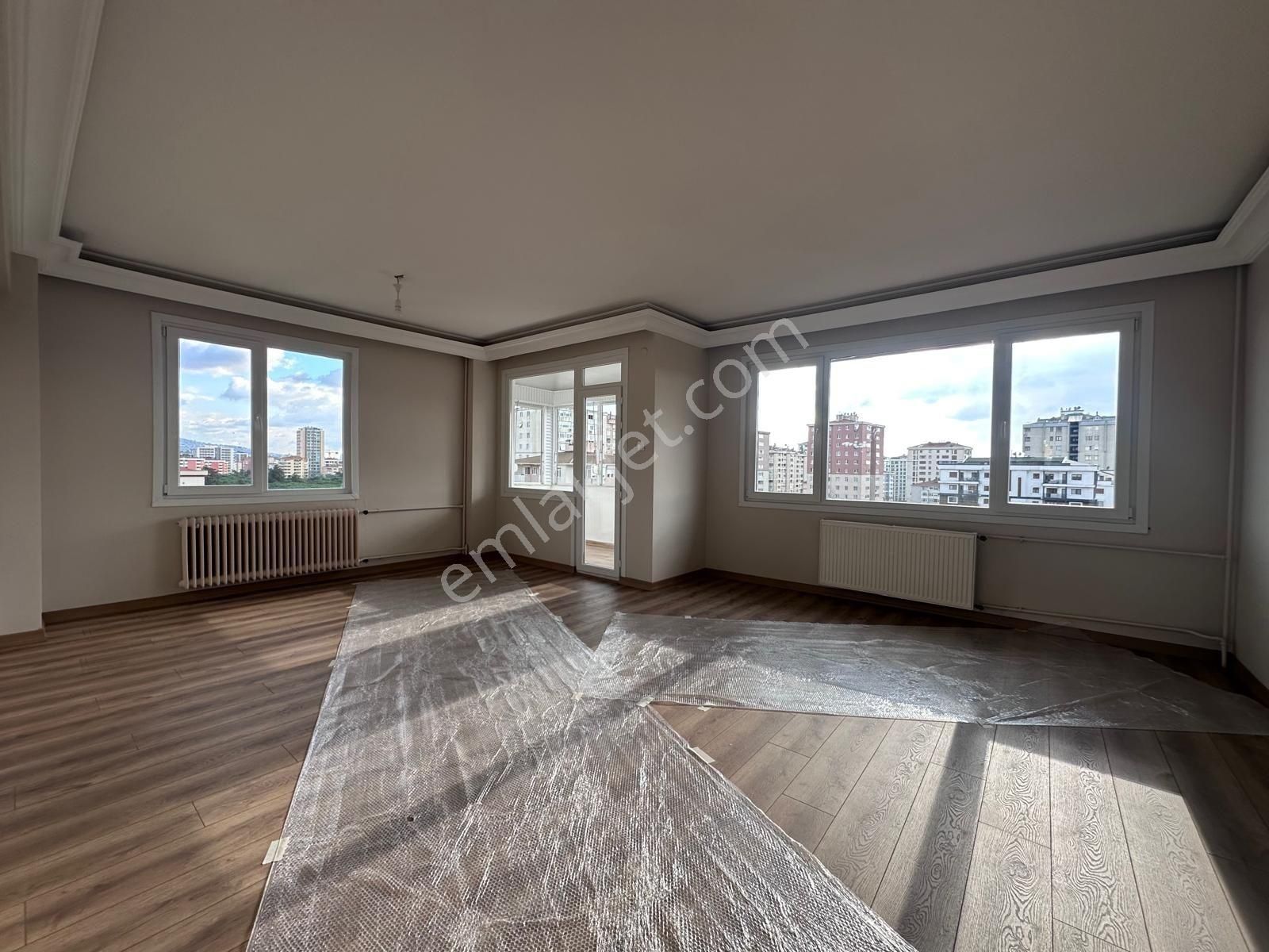 Met'den Bayar Cad. Koru Manzaralı 3+1 Çift Balkonlu Masrafsız - Görsel 8