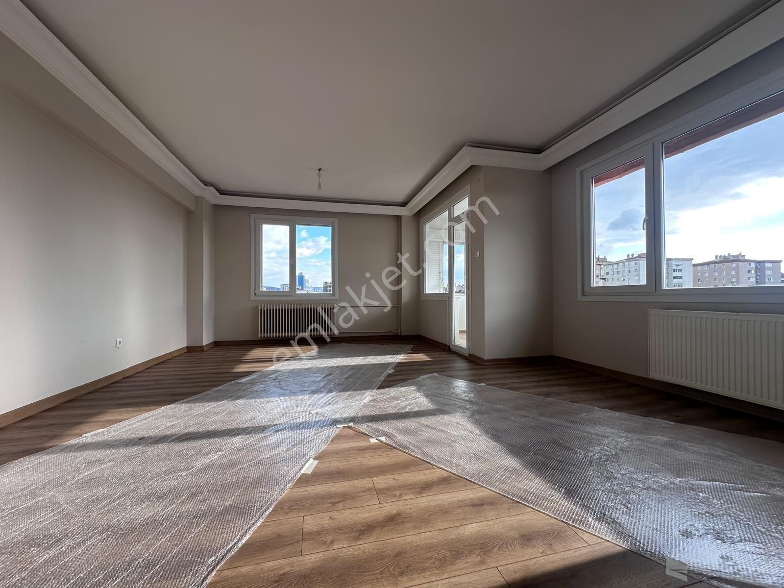 Met'den Bayar Cad. Koru Manzaralı 3+1 Çift Balkonlu Masrafsız - Görsel 6