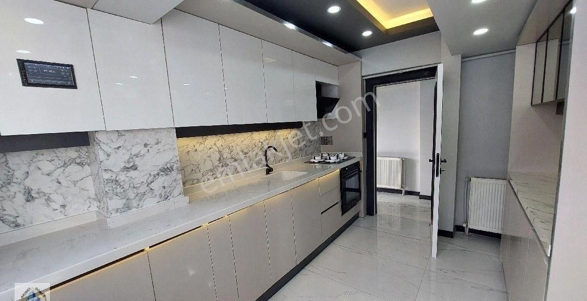 Akşemsettin'de 3 Cepheli Ful+ful Yapılı Kat Da 3+1 Daire - Görsel 18