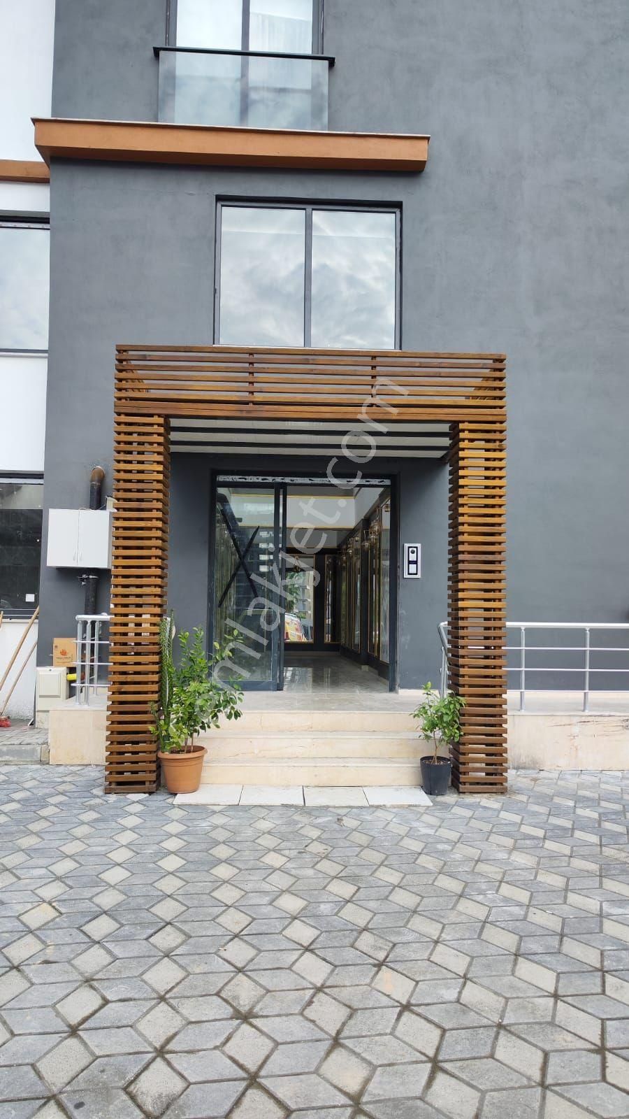 Thor'da Mezitli Akdeniz Mahallesinde Havuzlu 2+1 Kiralık Daire - Görsel 3