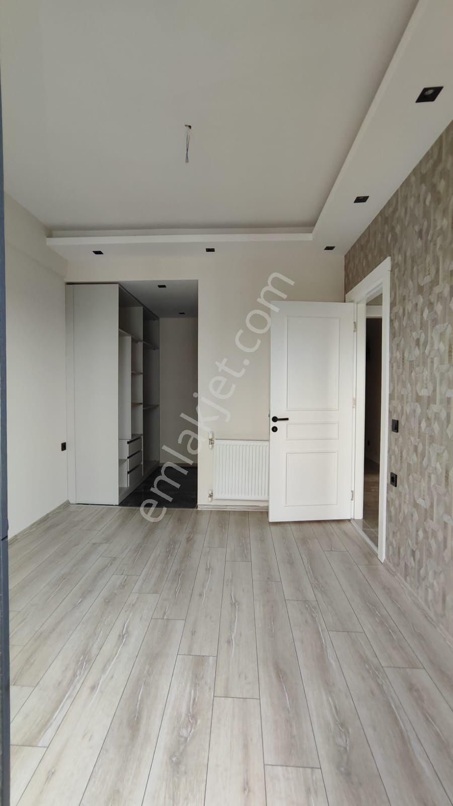 Thor'da Mezitli Akdeniz Mahallesinde Havuzlu 2+1 Kiralık Daire - Görsel 17