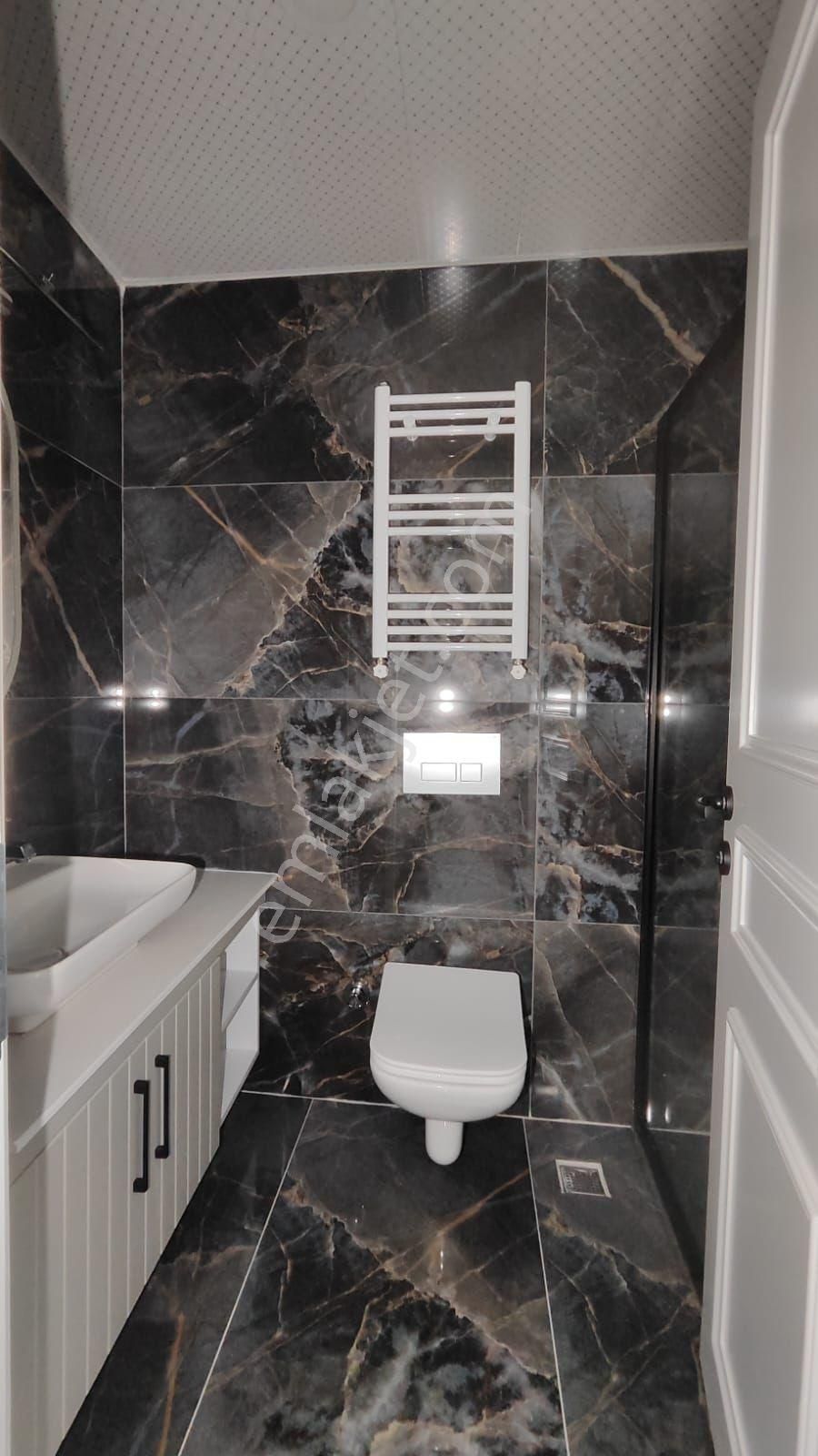 Thor'da Mezitli Akdeniz Mahallesinde Havuzlu 2+1 Kiralık Daire - Görsel 19