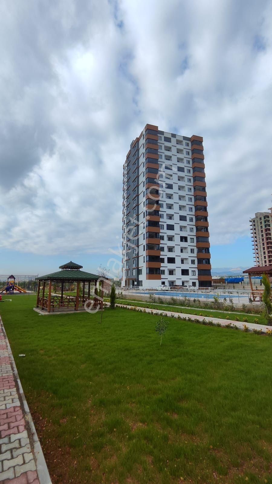 Thor'da Mezitli Akdeniz Mahallesinde Havuzlu 2+1 Kiralık Daire - Görsel 2