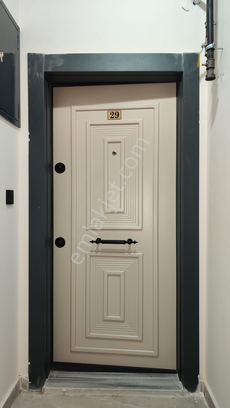 Thor'da Mezitli Akdeniz Mahallesinde Havuzlu 2+1 Kiralık Daire - Görsel 4