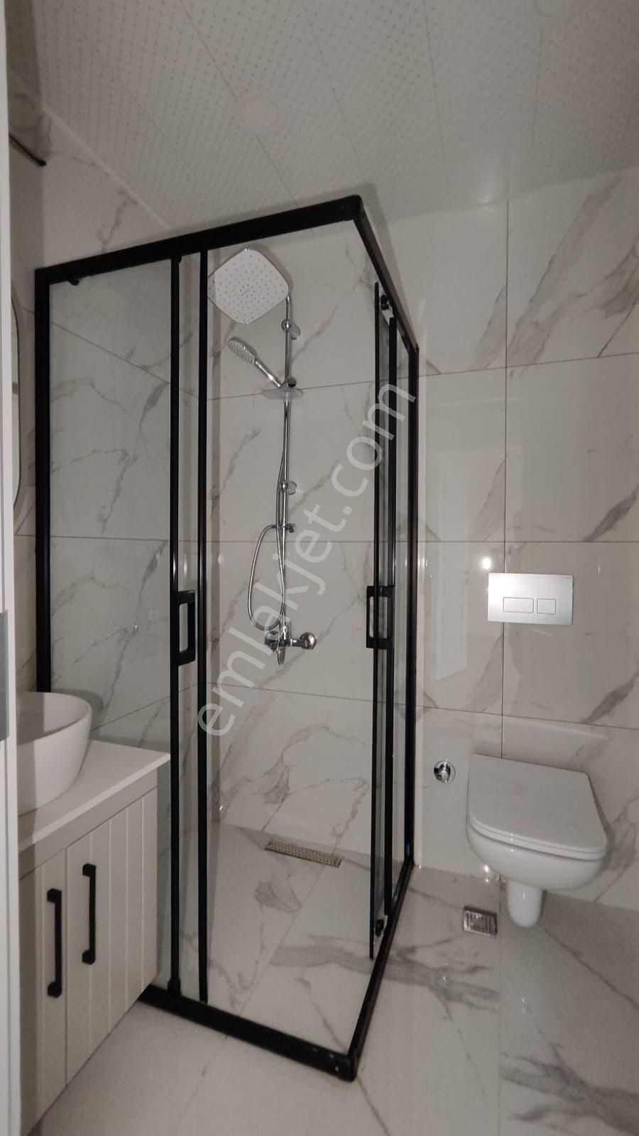 Thor'da Mezitli Akdeniz Mahallesinde Havuzlu 2+1 Kiralık Daire - Görsel 13