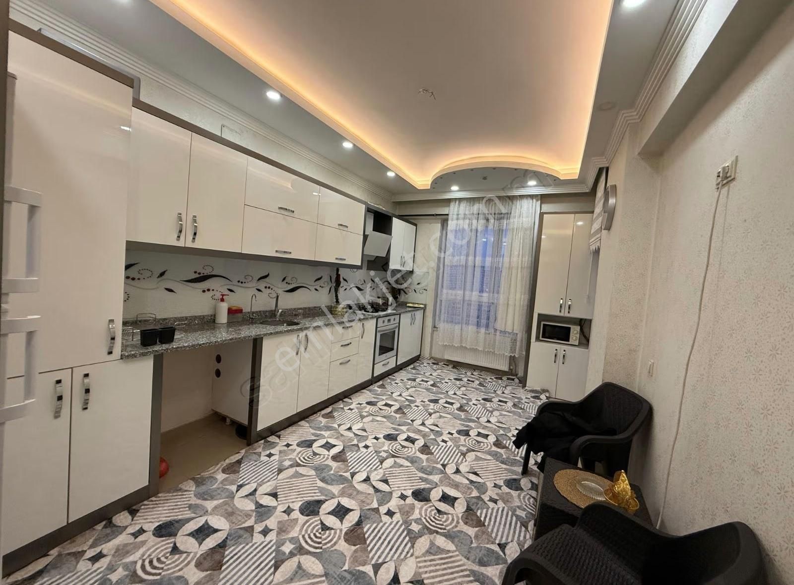 Burakta Merkezi Konumda Ana Cadde Üzerinde Bakımlı 3+1 Daire - Görsel 8