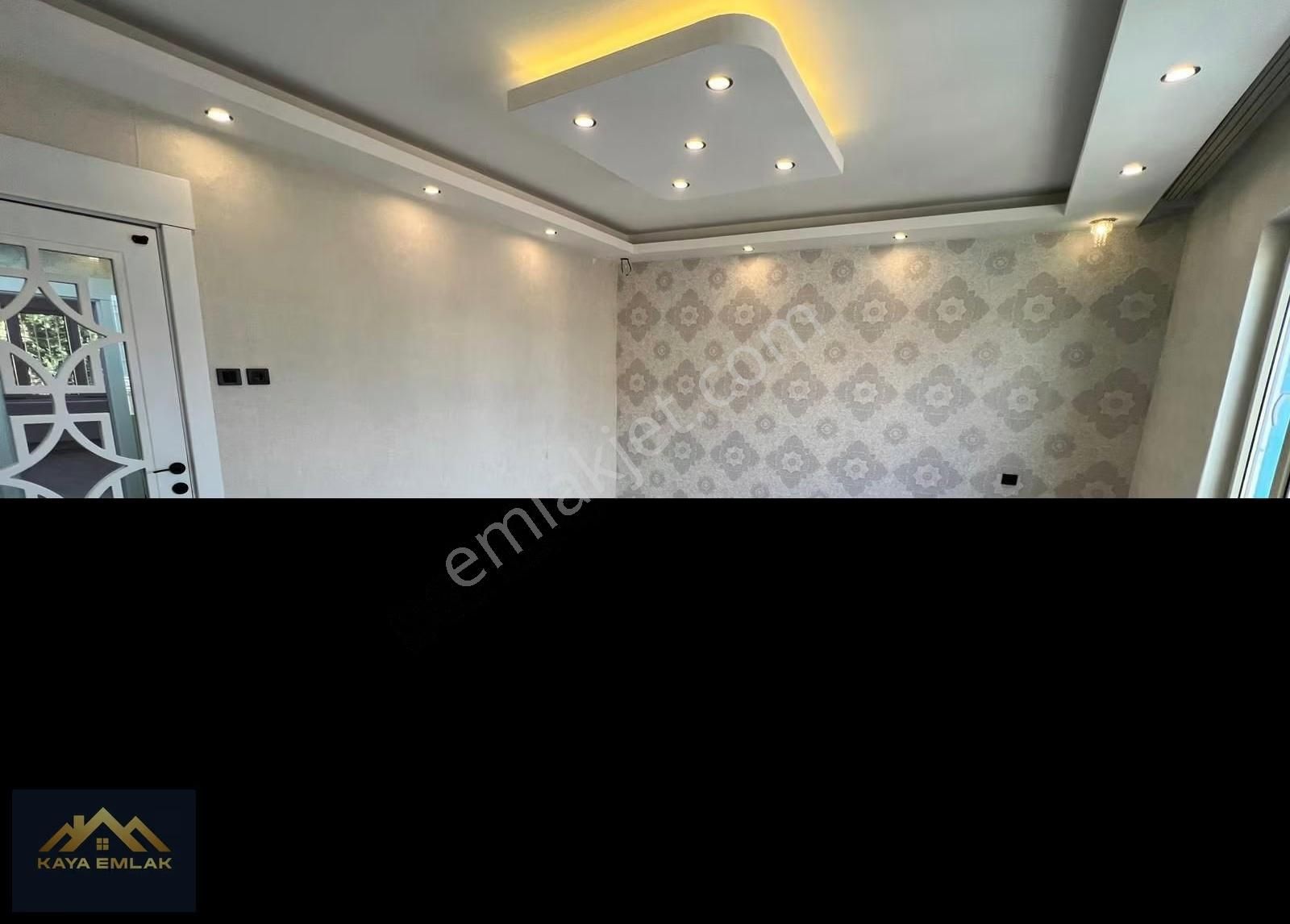 İstiklal'de Cadde Üzerinde 3 Katlı Ful Bakımlı Müstakil Ev - Görsel 9