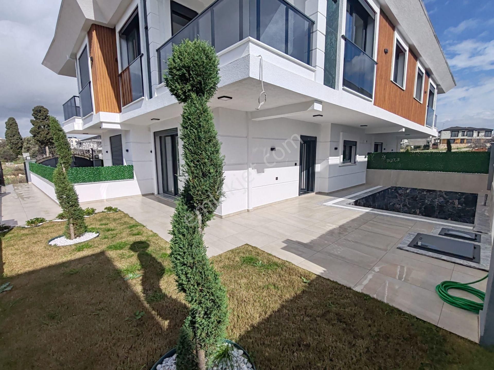 Didim'de Lüks 3+1 Havuzlu Villa