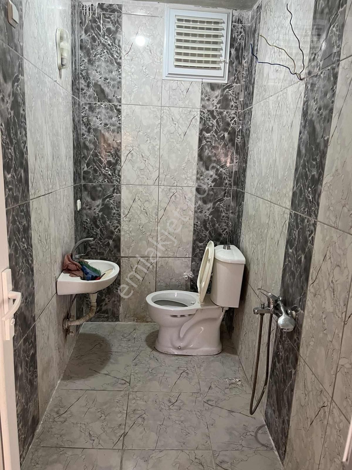 Yeşiltepe Mh. 3+1 Geniş Oturumlu Doğalgazlı Evimiz Kiralıktır - Görsel 3