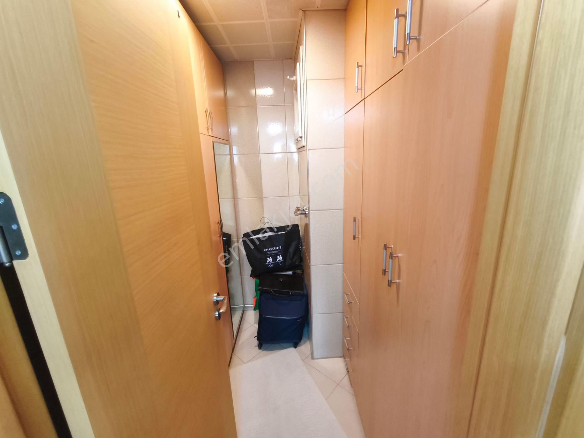 Lüks Eşyalı Oldukça Ferah Geniş 3 Cepheli140m2 2+1 Kiralık Daire - Görsel 19