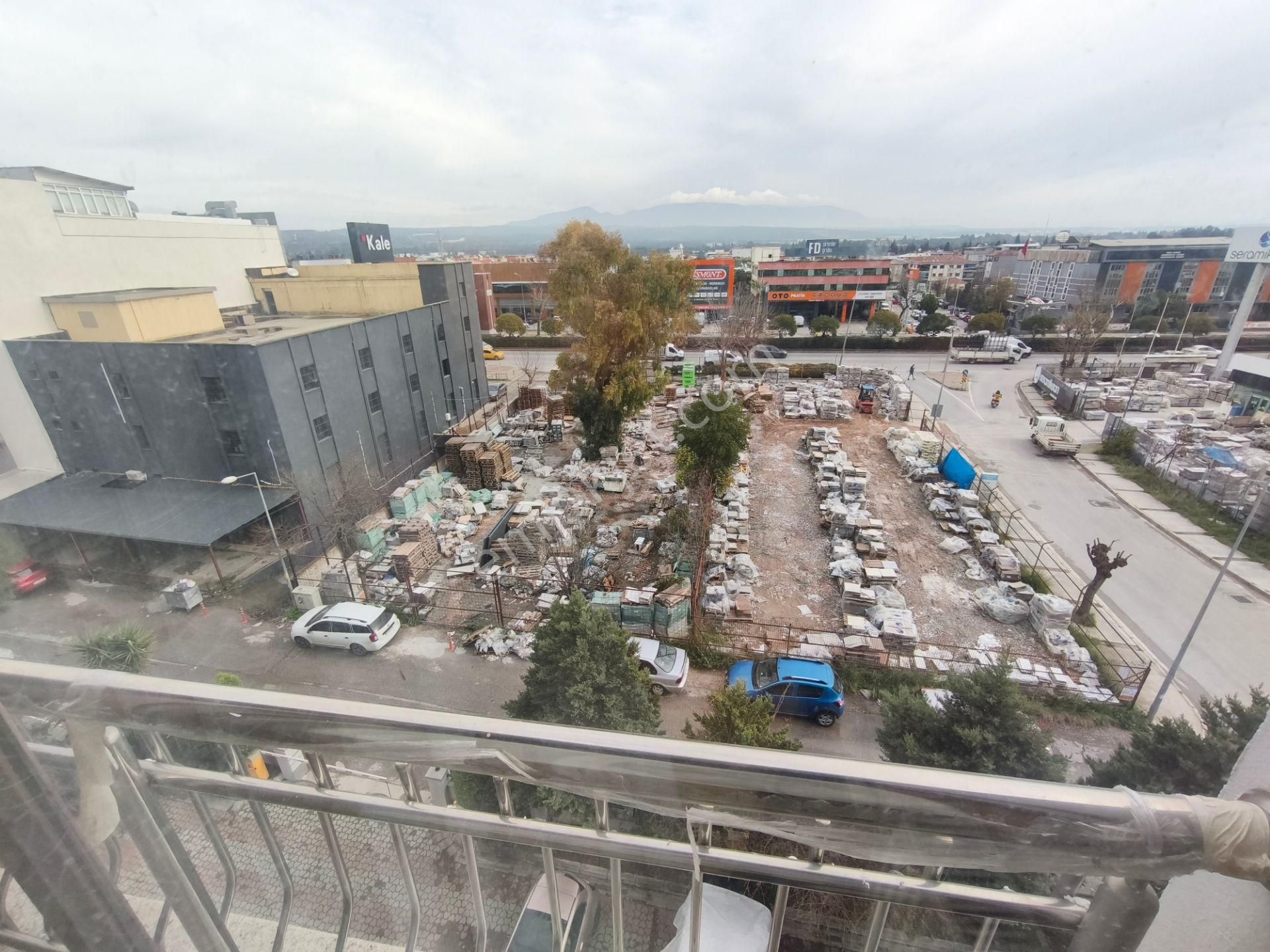 Lüks Eşyalı Oldukça Ferah Geniş 3 Cepheli140m2 2+1 Kiralık Daire - Görsel 22