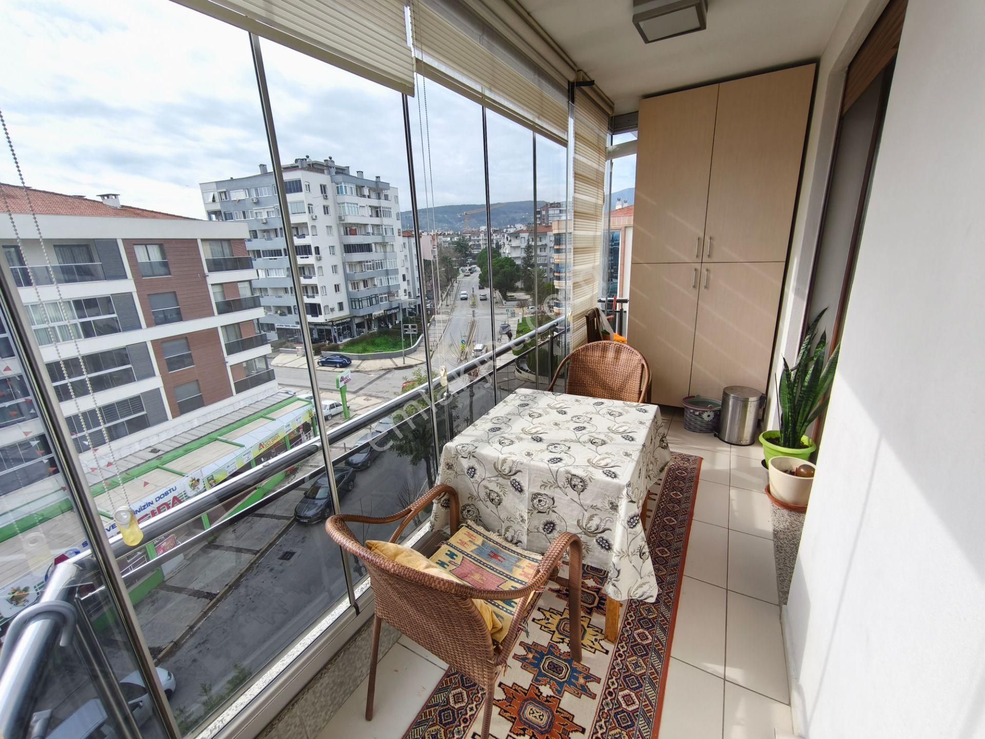 Lüks Eşyalı Oldukça Ferah Geniş 3 Cepheli140m2 2+1 Kiralık Daire - Görsel 10