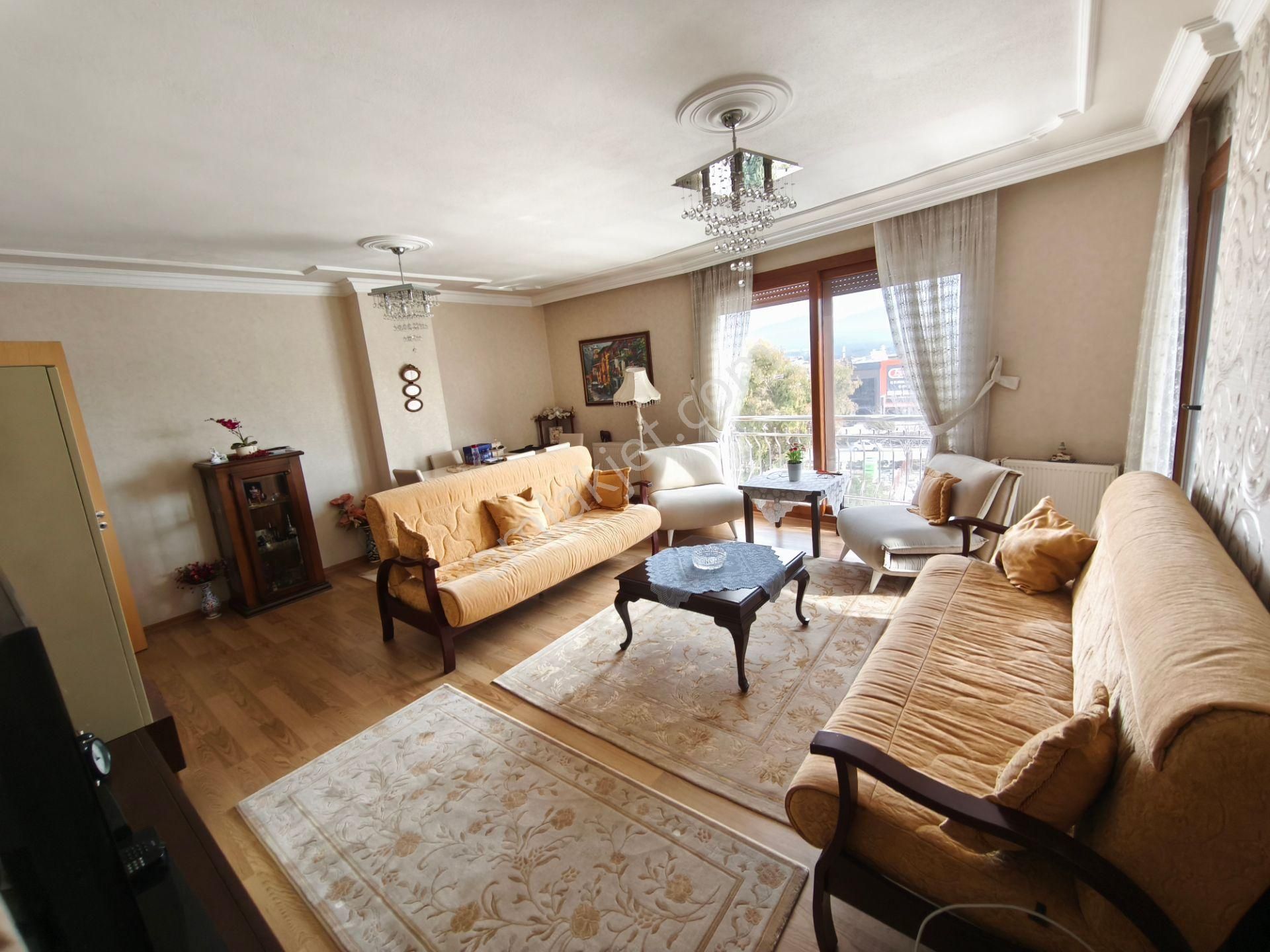 Lüks Eşyalı Oldukça Ferah Geniş 3 Cepheli140m2 2+1 Kiralık Daire - Görsel 3