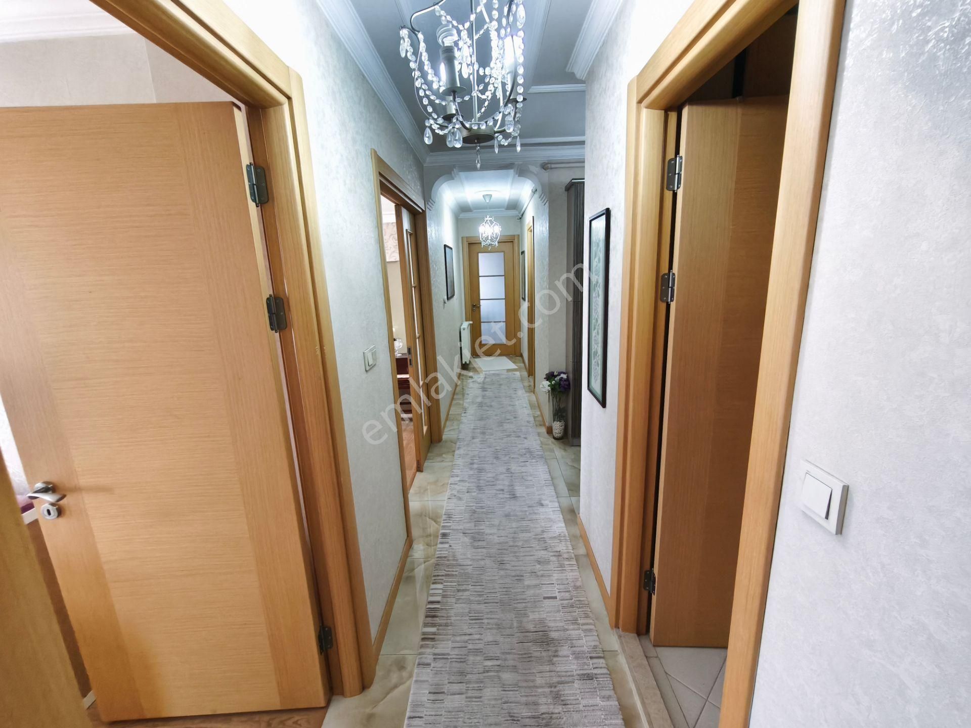 Lüks Eşyalı Oldukça Ferah Geniş 3 Cepheli140m2 2+1 Kiralık Daire - Görsel 33