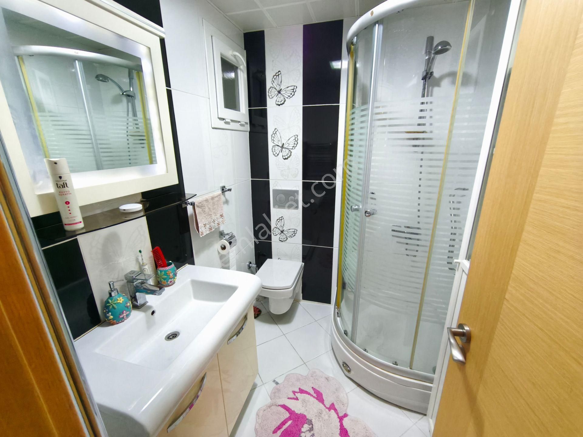 Lüks Eşyalı Oldukça Ferah Geniş 3 Cepheli140m2 2+1 Kiralık Daire - Görsel 28