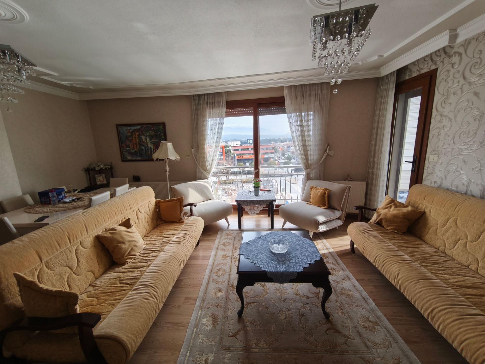 Lüks Eşyalı Oldukça Ferah Geniş 3 Cepheli140m2 2+1 Kiralık Daire - Görsel 7