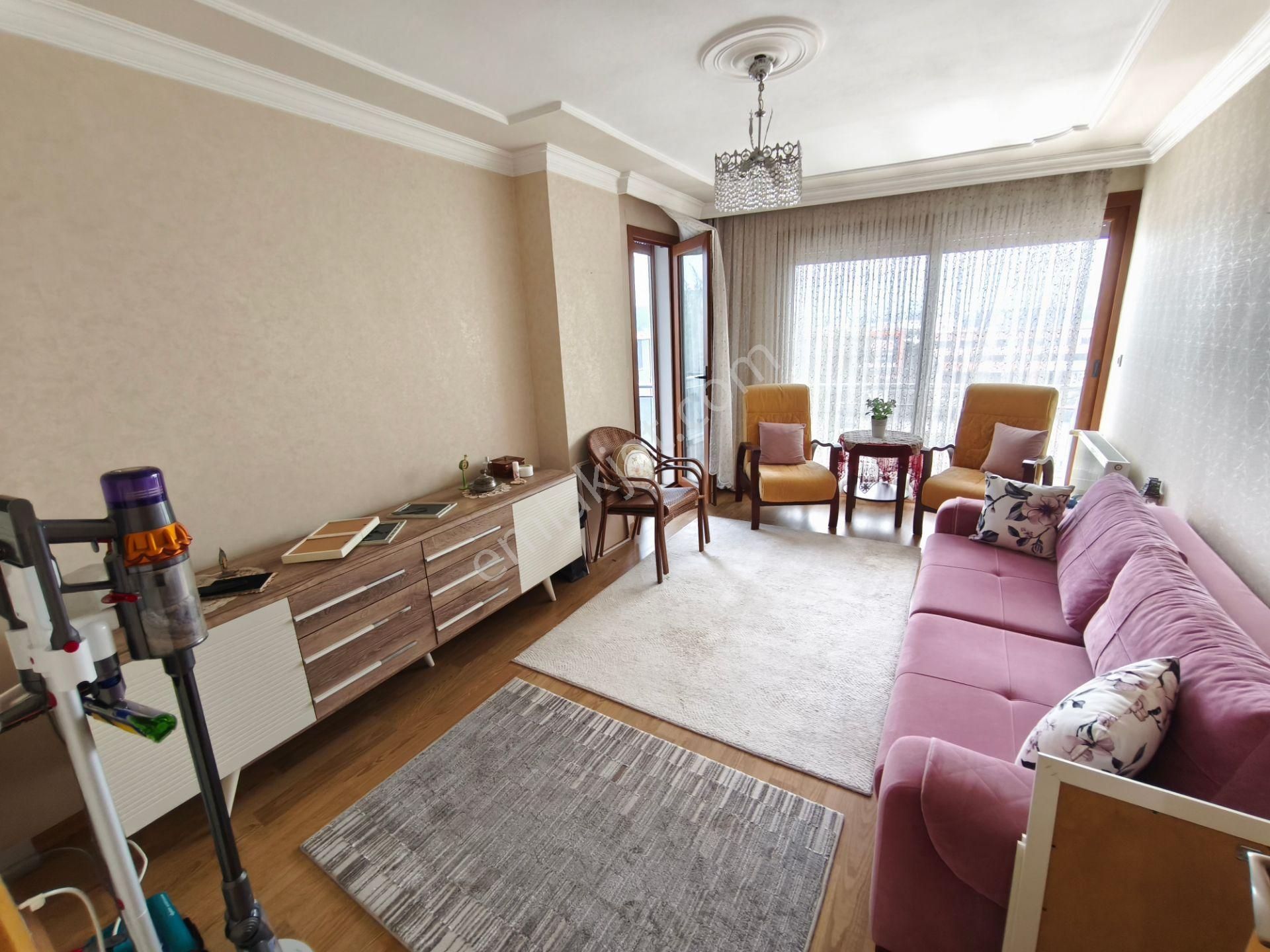 Lüks Eşyalı Oldukça Ferah Geniş 3 Cepheli140m2 2+1 Kiralık Daire - Görsel 27