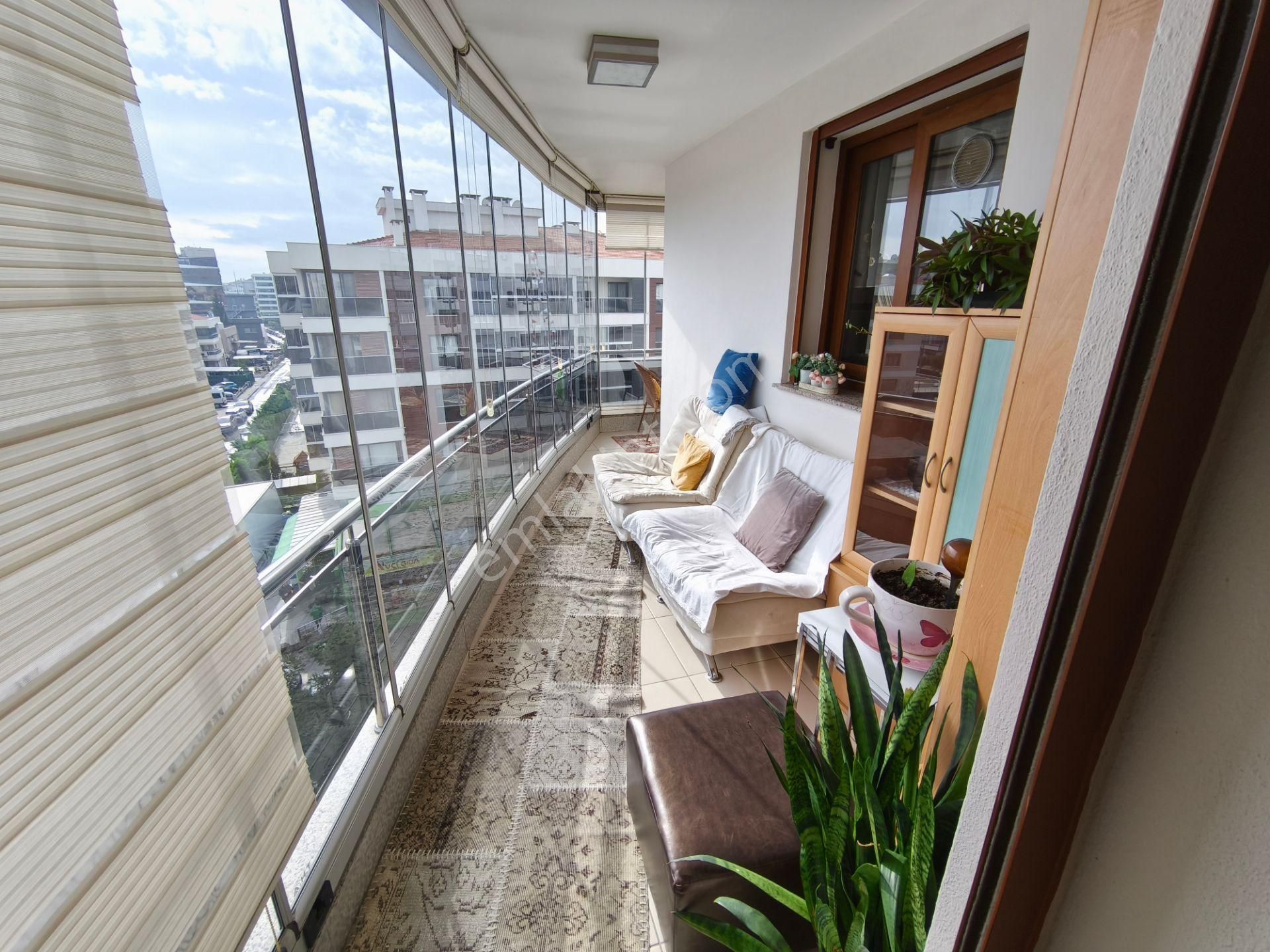 Lüks Eşyalı Oldukça Ferah Geniş 3 Cepheli140m2 2+1 Kiralık Daire - Görsel 9