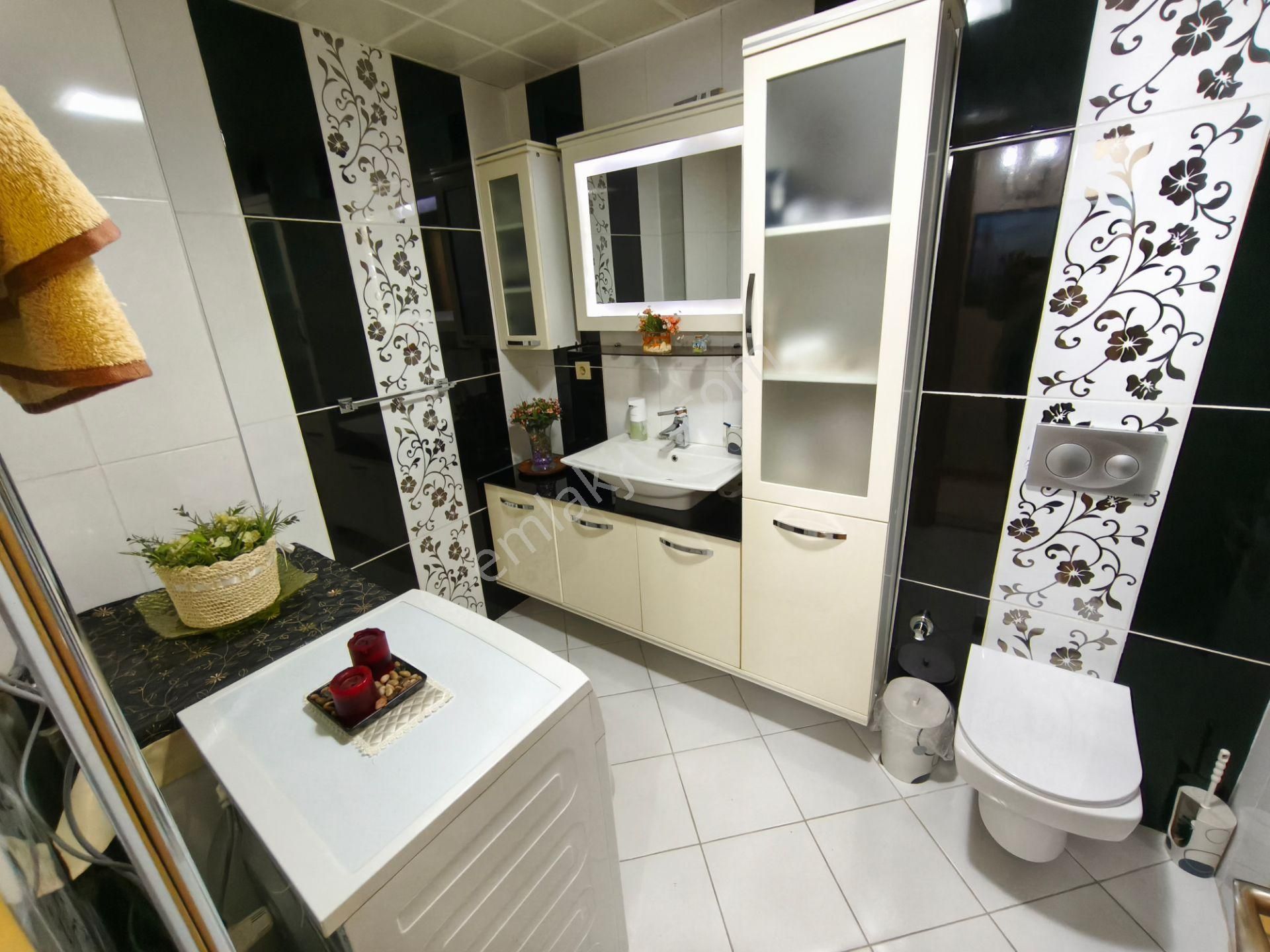 Lüks Eşyalı Oldukça Ferah Geniş 3 Cepheli140m2 2+1 Kiralık Daire - Görsel 17