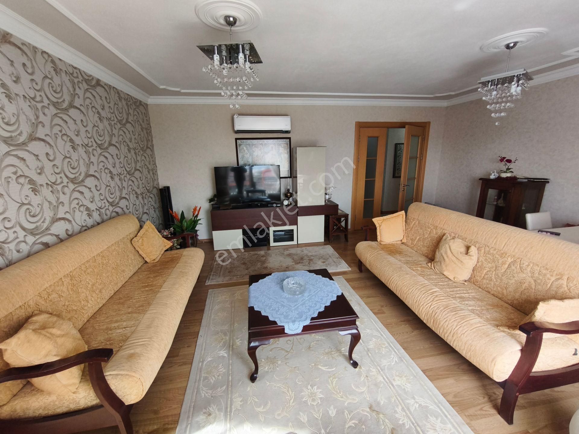 Lüks Eşyalı Oldukça Ferah Geniş 3 Cepheli140m2 2+1 Kiralık Daire - Görsel 8