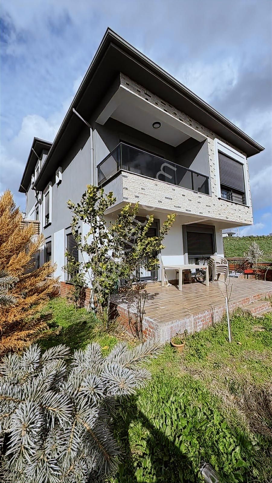 Acil Fiyat Düştü.bergama Sgk Üzeri Muhteşem Villa