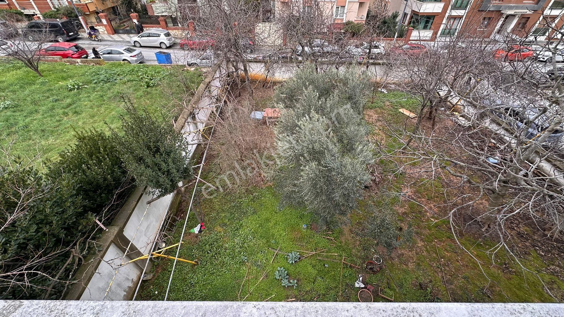 Kısıklı Metroya 3 Dakika ! Doğa Manzaralı, 3 Balkonlu, Ferah 3+1 Daire - Görsel 27