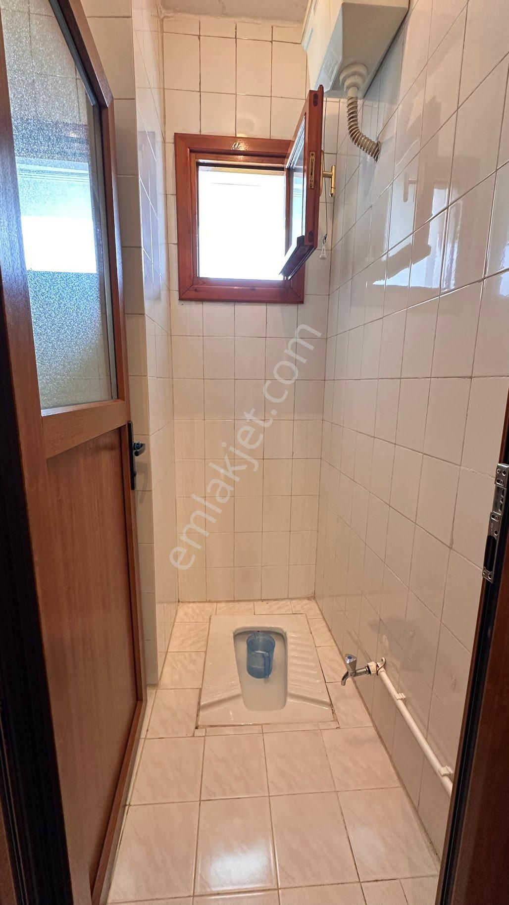 Kısıklı Metroya 3 Dakika ! Doğa Manzaralı, 3 Balkonlu, Ferah 3+1 Daire - Görsel 25