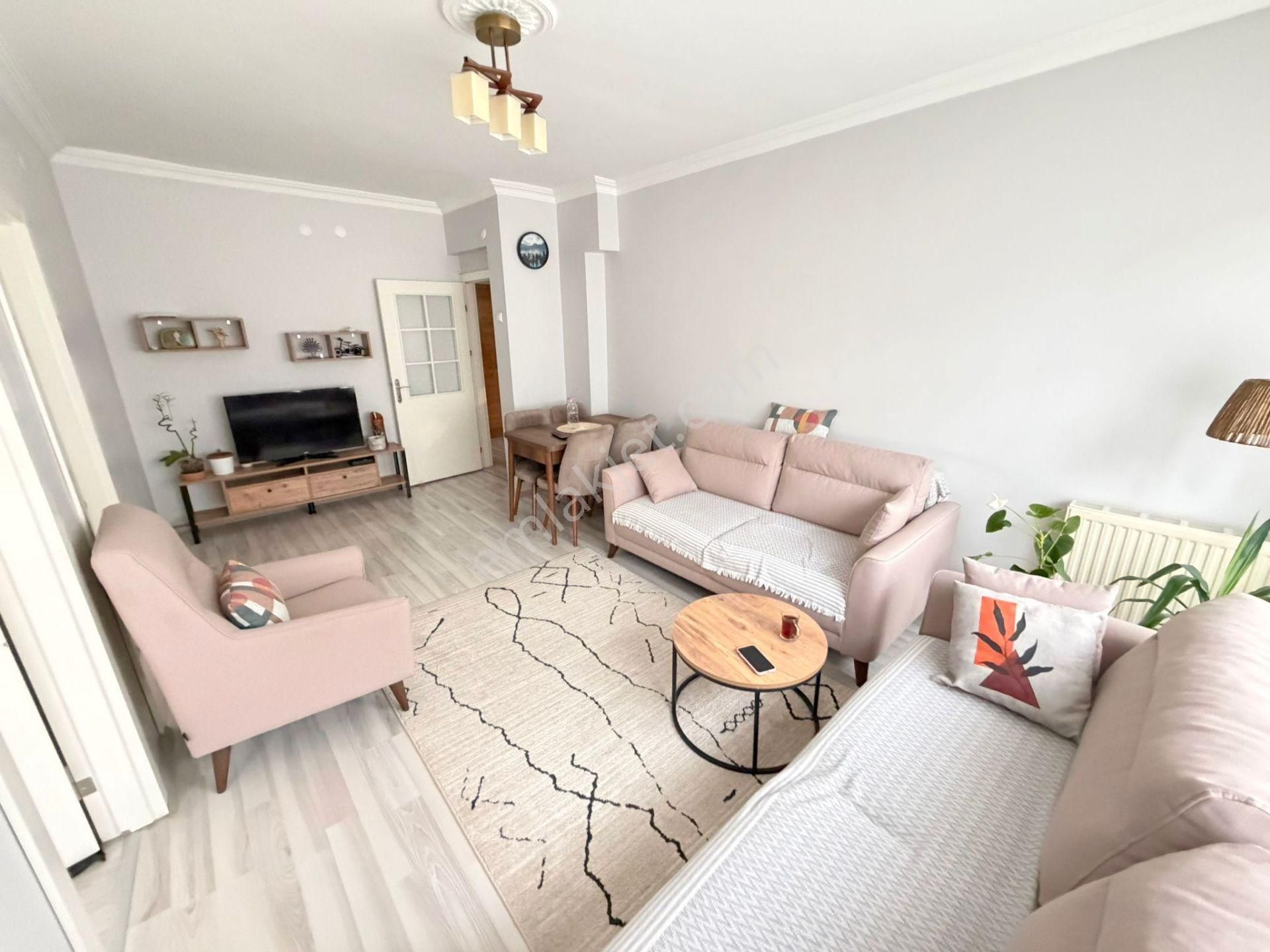 Şafak'tan Danışment Göbek Yakını 3+1 Orta Kat Ful Yapılı Kiralık