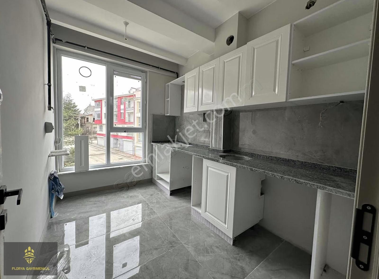 Florya Gm Zincirlikuyu Park Yakını Geniş Yatırımlık 2+0 Daire