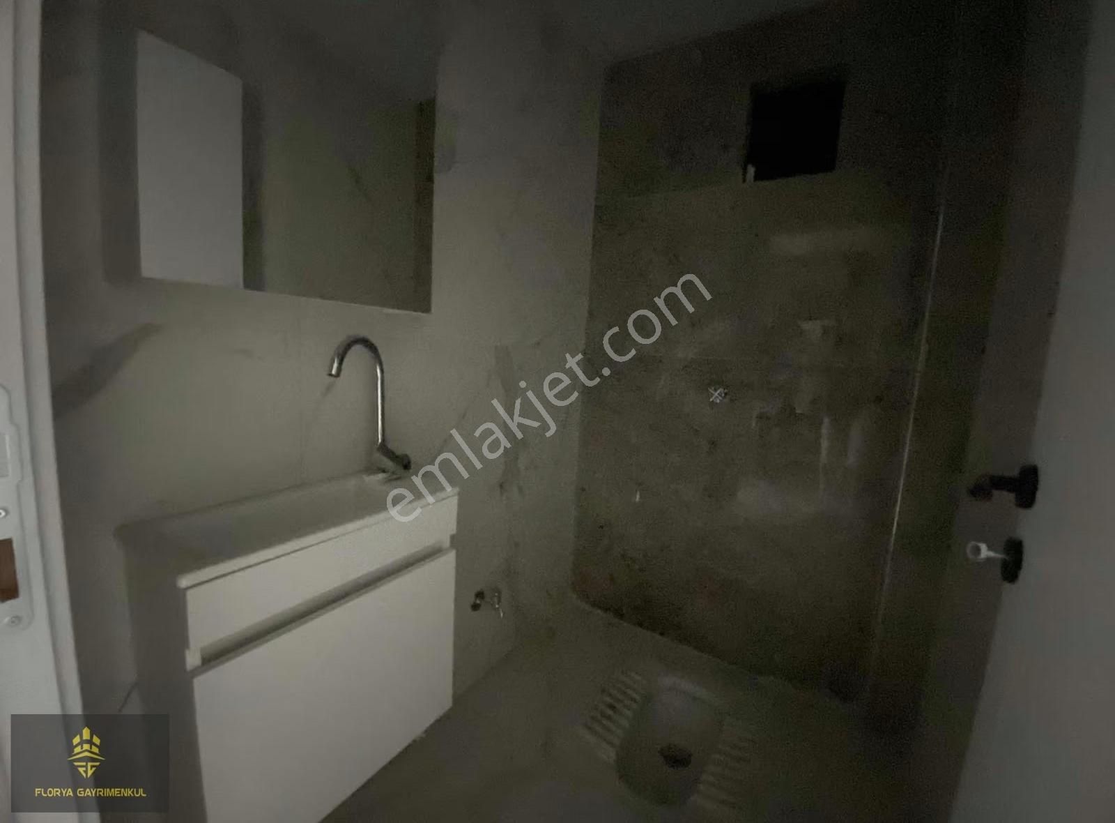 Esentepe'de Emniyet Müdürlüğü Yakını Sıfır 3+1 Daire - Görsel 11