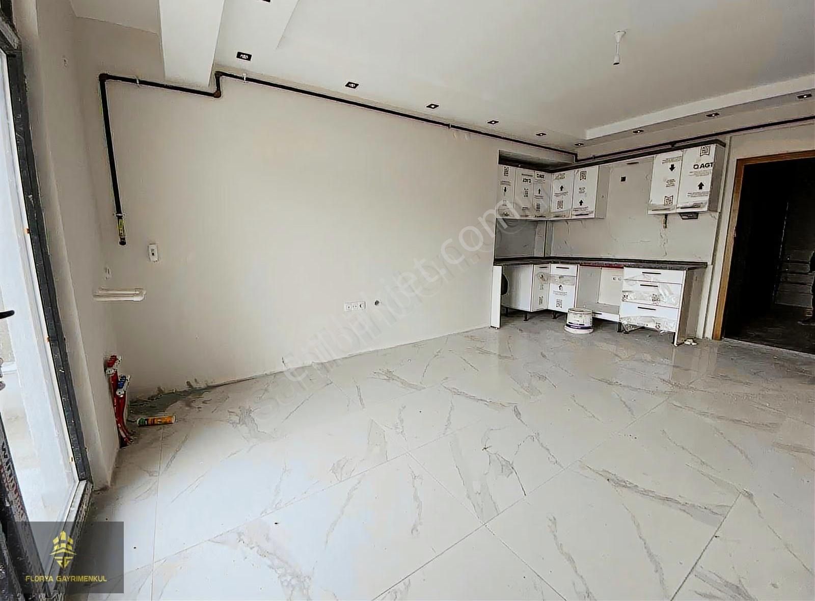 Esentepe'de Geniş Tei Ve Emniyet Müdürlüğü Yakını 1+1 Daireler - Görsel 2