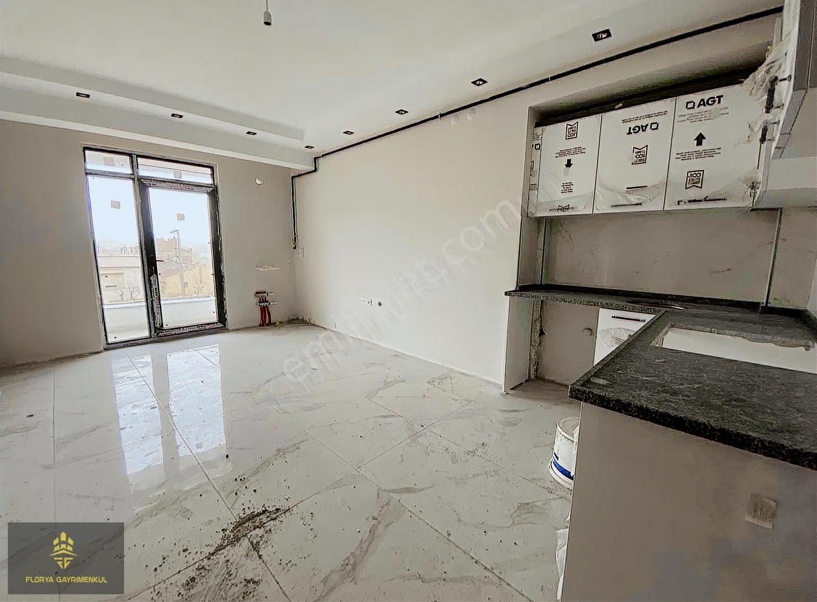 Esentepe'de Geniş Tei Ve Emniyet Müdürlüğü Yakını 1+1 Daireler