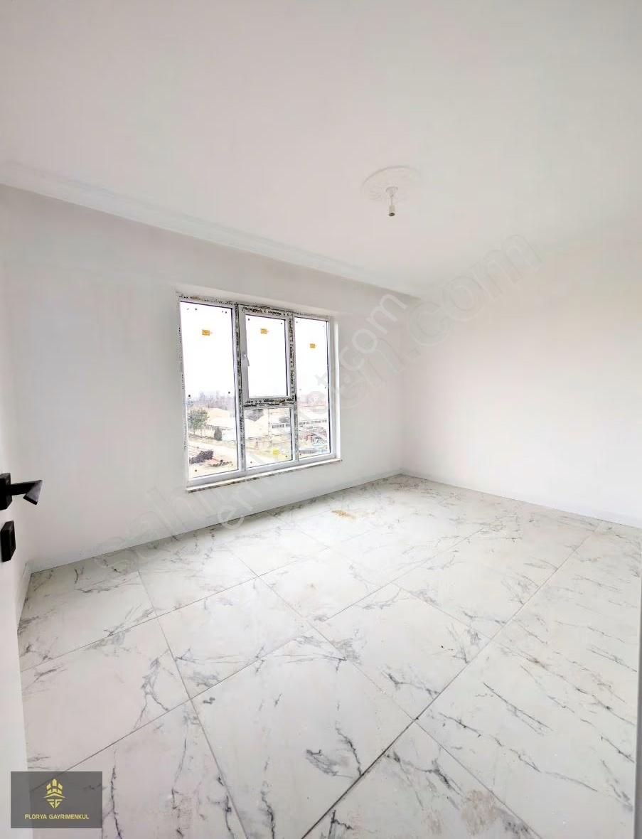 Satılık 2+1 Önü Açık Ferah Daire Balkonlu-asansörlü-köşe Daire - Görsel 4