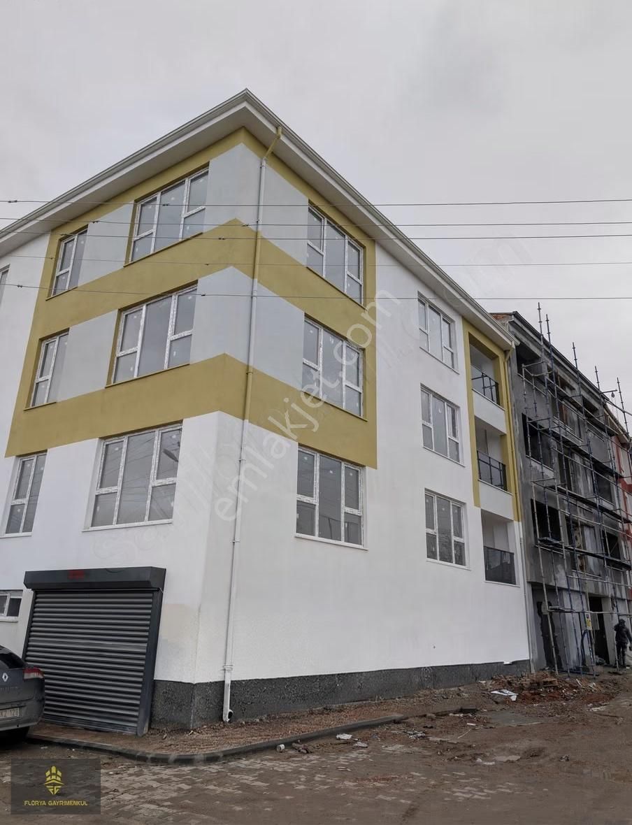 Satılık 2+1 Önü Açık Ferah Daire Balkonlu-asansörlü-köşe Daire - Görsel 16