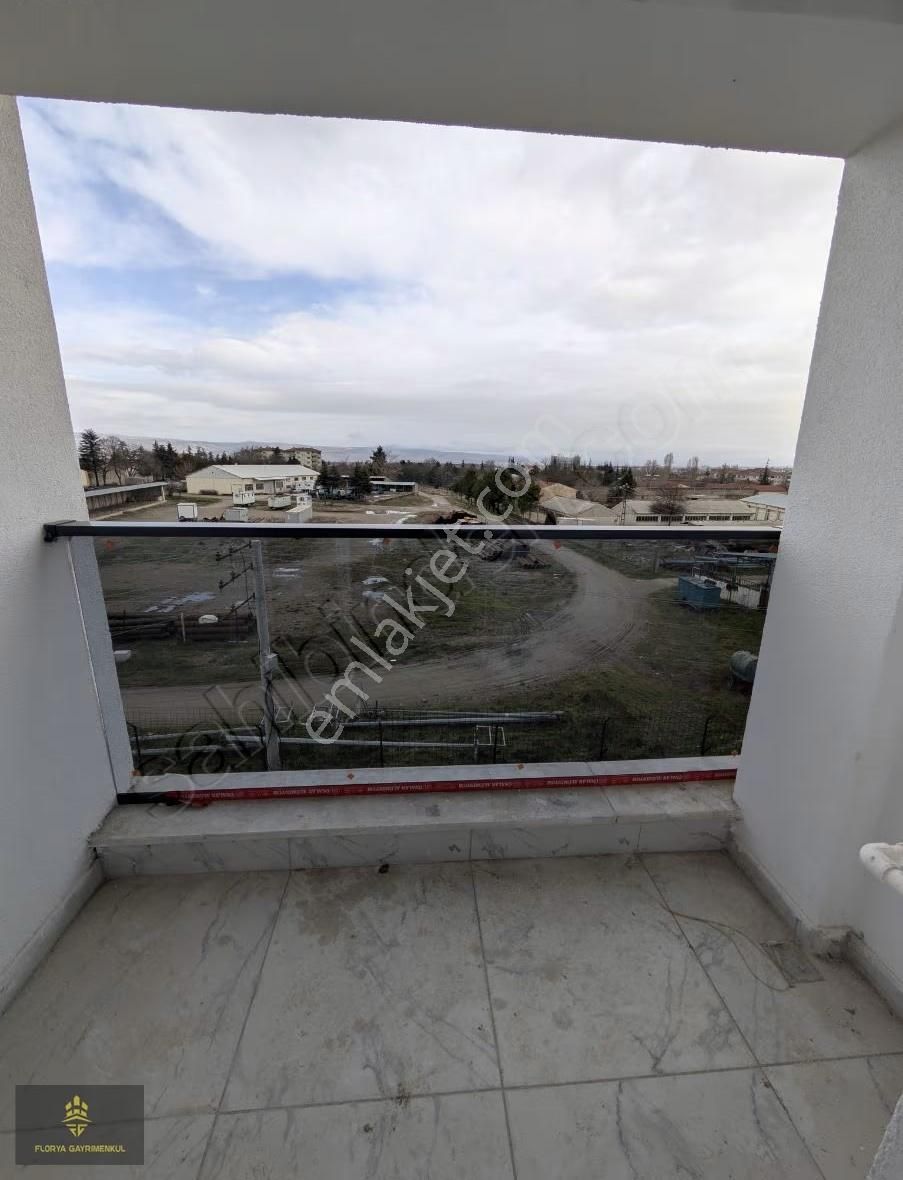 Satılık 2+1 Önü Açık Ferah Daire Balkonlu-asansörlü-köşe Daire - Görsel 12