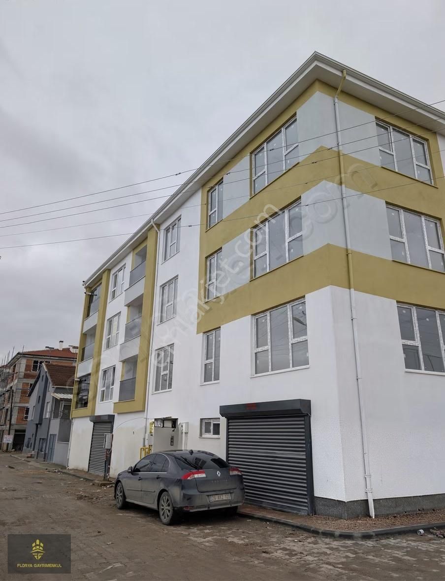 Satılık 2+1 Önü Açık Ferah Daire Balkonlu-asansörlü-köşe Daire