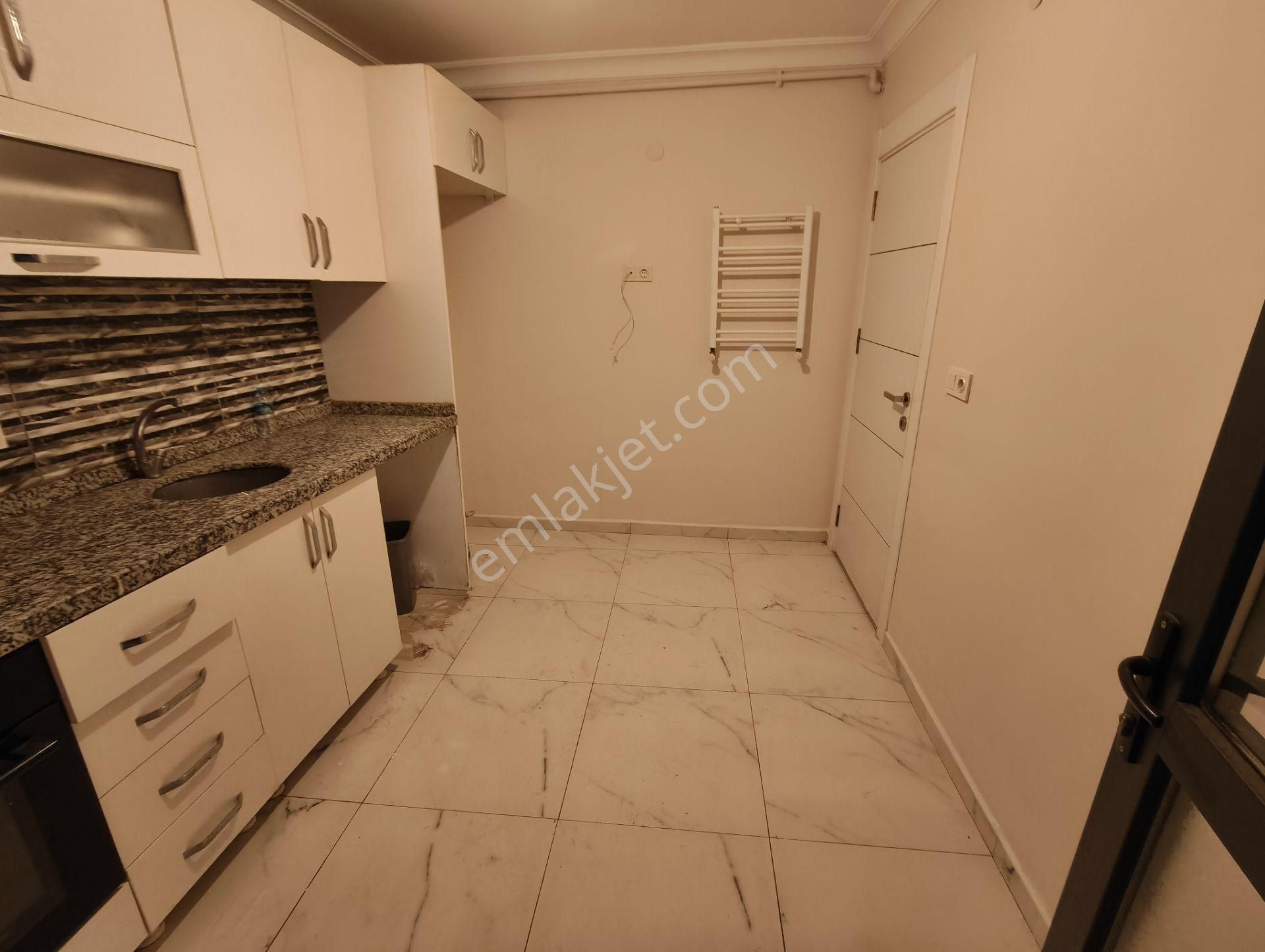 Balcıoğlundan Altıntepsi Mah. Filiz Sokakta Satılık 5 Yıllık Yarı Bodrum Daire - Görsel 14