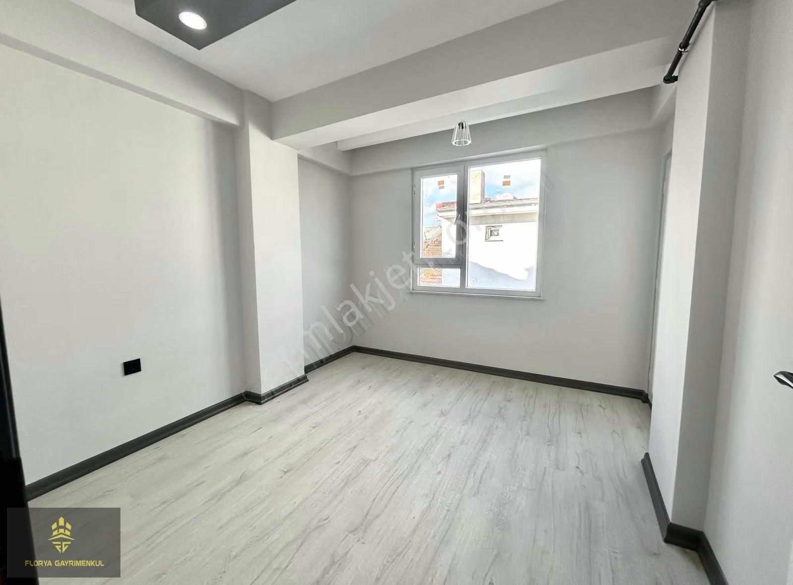 İsmet İnönü Cad. Ve Anadolu Üniv Yakını Sıfır Yüksek Kredili 3+1 - Görsel 19